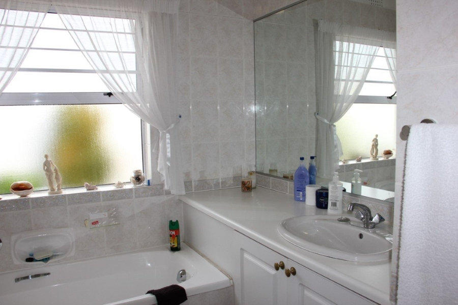 3 Bedroom Property for Sale in Bizweni Western Cape